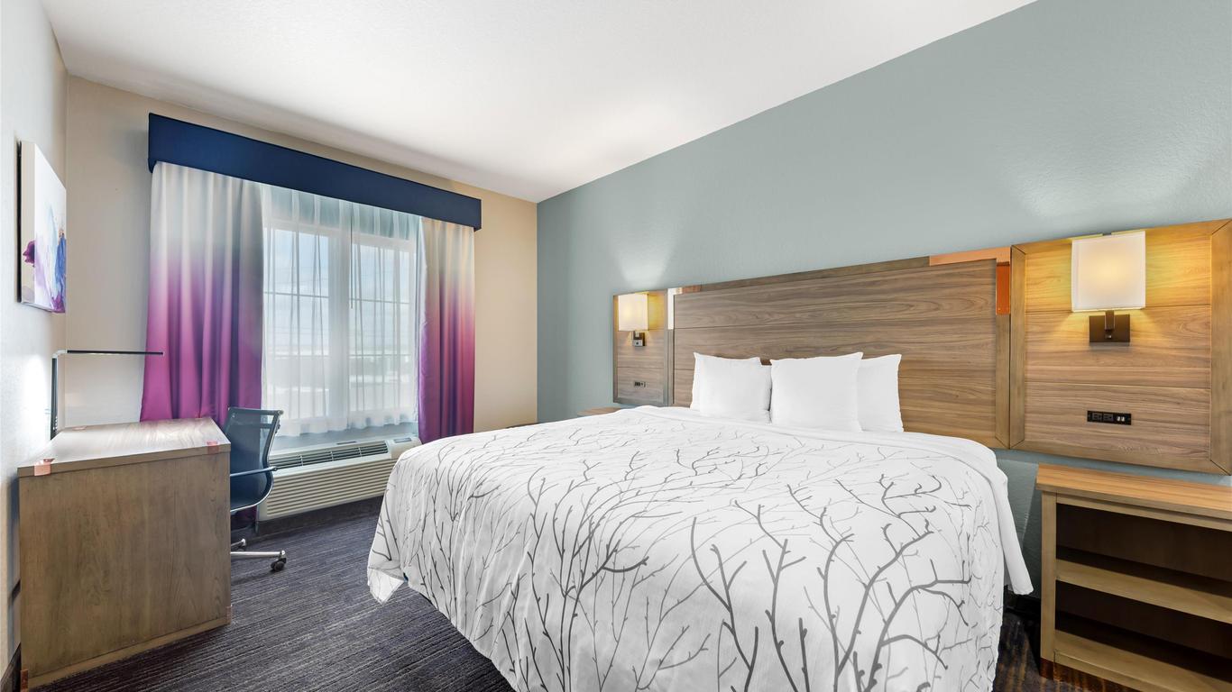Best Western Plus San Antonio East Inn & Suites