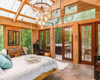 Naturalist Boudoir, Romantic Cabin - Lumberton