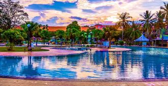 De Rhu Beach Resort - Kuantan - Pileta