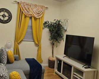 Cozy & Peaceful Homestead in Wonderful Brooklyn/Balcony - Brooklyn
