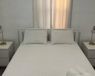 Cozy 1-bedroom apartment in awesome North Providence with AC - North Providence - Bedroom