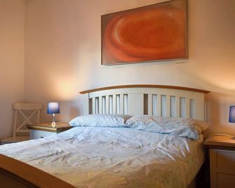 1 Bedroom Accommodation In Hastings - Hastings - Bedroom