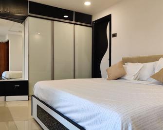 Stylish 2bhk With Garden View - Navi Mumbai - Bedroom