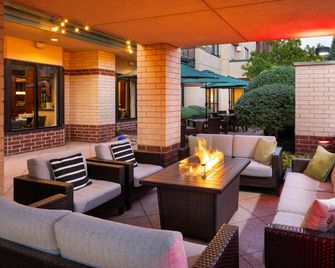 Courtyard by Marriott Bloomington by Mall of America - Bloomington - Patio