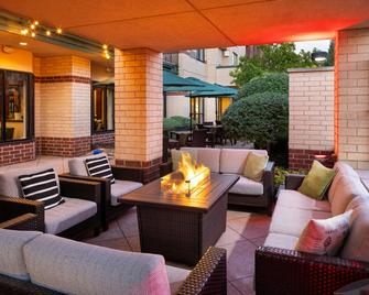 Courtyard by Marriott Bloomington by Mall of America - בלומינגטון - פטיו