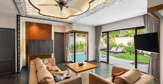 Dewa Phuket (Beach Resort, Villas And Suites) (Sha Plus) - Sakhu - Living room