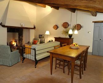 Torgiano/Agriturismo Pian Del Tevere - Torgiano - Їдальня