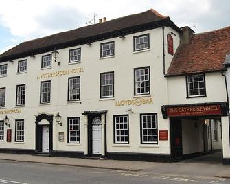 The Catherine Wheel Wetherspoon Hotel - Henley-on-Thames - Building