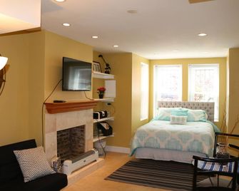 Large studio close to metro in Eckington/Shaw - Washington, D.C. - Bedroom