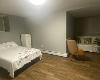 Brand New House, New amenities, Spacious for big Families - Bronx - Bedroom