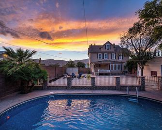 Pool, Gameroom, Minigolf, near White Sands & Holloman Airforce Base - Alamogordo - Uima-allas