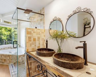 Designer Retreat w Pool Firepits Panoramic Views The Lake House at Malibu - Agoura Hills
