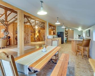 Black Hills Vacation Rental 25 Mi to Mt Rushmore! - Hermosa - Comedor