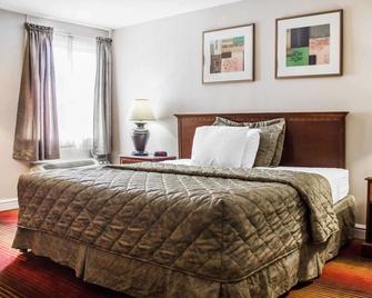 Rodeway Inn - Huntington - Bedroom