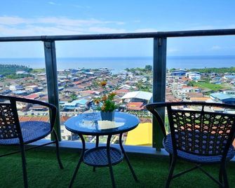 Sekinchan Seaview Homestay - Tanjung Karang - Varanda