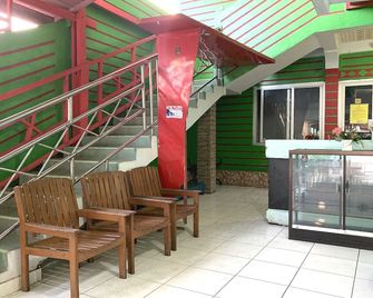 Hotel O Pondom Danu 77 - Kendari - Front desk