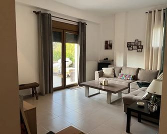 Angelos elegant summer house - Posidi