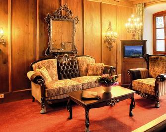 Atlas Grand Hotel - גרמיש-פרטנקירכן - סלון