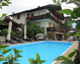 Hotel Turmwies - Tirolo - Pool