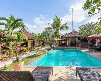Hotel Melamun - Buleleng - Pool