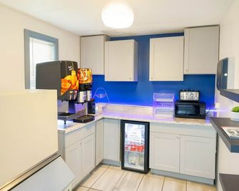 Executive Inn Owatonna Hwy 35 - Owatonna - Cocina