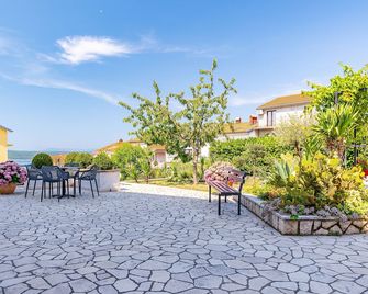 Apartments with parking space Crikvenica - 5494 - Crikvenica - Patio