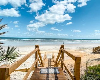 Beachfront with large deck Pool Sea Dunes Sailfish A3 - New Smyrna Beach - Playa