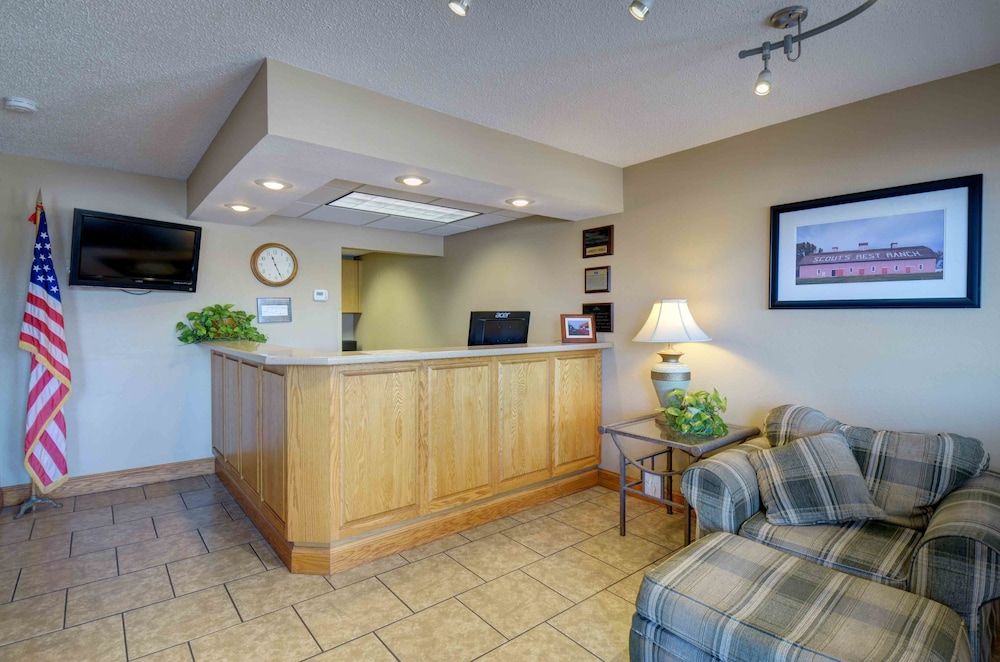North Platte Inn & Suites - North Platte - Front desk