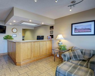 North Platte Inn & Suites - North Platte - Front desk