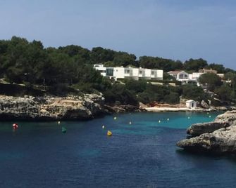 Citadel apartment with air conditioning and pool. - Ciutadella de Menorca - Beach