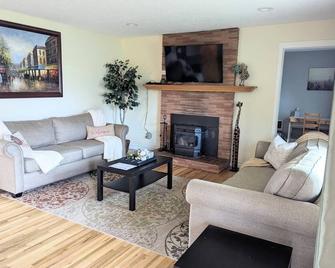 Peaceful 3BR/2BA near Peacehealth+Airport\n - Vancouver - Sala de estar