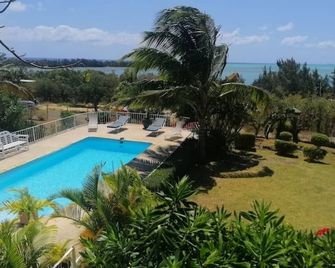 Beach House Apartment. Name of the property Casa Isabel. - Le Morne - Piscine