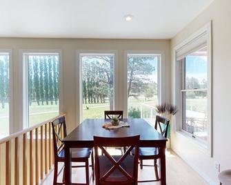 Stoney Way - Flagstaff - Dining room