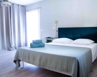 Villa les Granges Blanches quiet stay and heated pool - Mondragon - Habitación