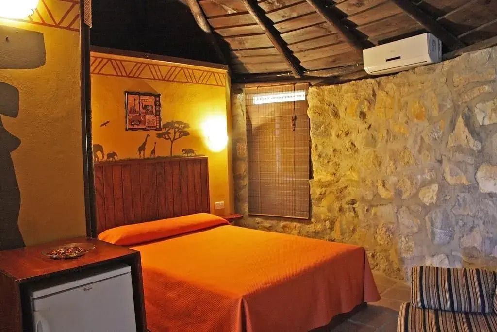 Hotel Selwo Lodge - Animal Park Tickets Included