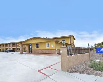 Rodeway Inn Adelanto Us 395 - Adelanto - Building