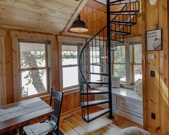Pontoon Boat Included Early May Thru Early October. Quaint Cabin On Sibley Lake. - Pequot Lakes - Stairs