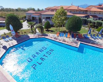 Grand Platon Hotel - Olympiaki Akti - Zwembad