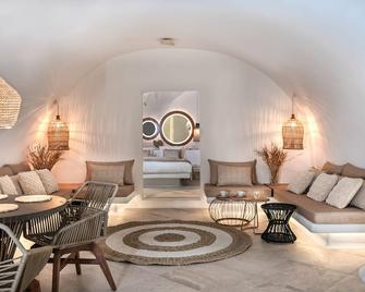 White Santorini Suites & Spa - Imerovigli - Living room