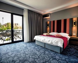 Burgundy - Ploieşti - Chambre