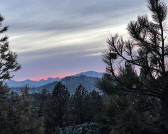 Large Home W/Scenic Deck Near Mt Rushmore - Rockerville - Outdoors view