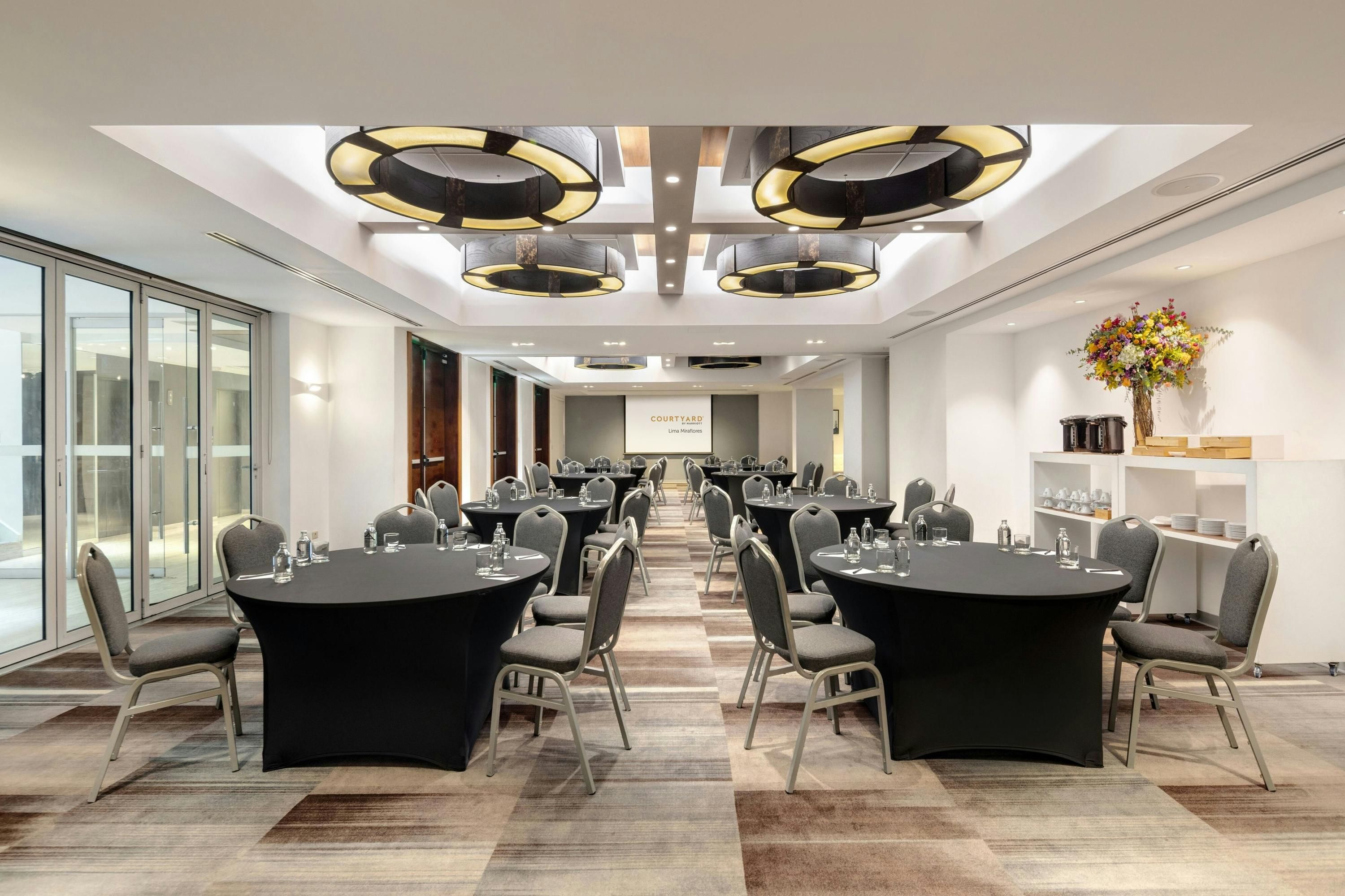 كورتيارد باي ماريوت ليما ميرافلوريس - ليما - مطعم