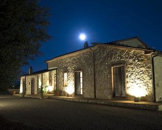 Agriturismo Lupo Cerrino - Tarquinia - Gebäude