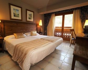 Hotel El Pradet - El Serrat - Bedroom