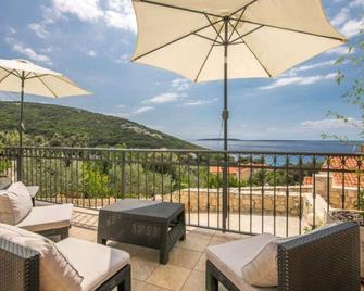 Villa Miholascica 3 in Island Cres by Villas Guide - Cres - Balcón