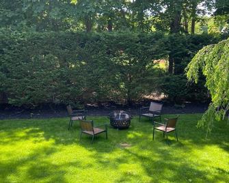 Charming Northfork Getaway - Greenport - Patio
