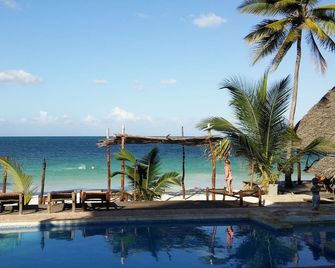 Moonshine Uroa Boutique Hotel - Uroa - Pool