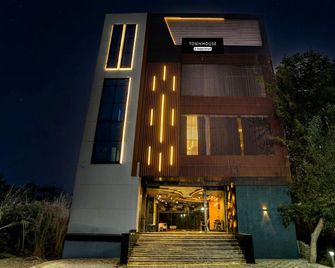 Townhouse Subharti University Meerut For - Meerut - Building
