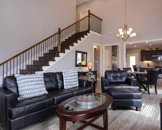 Luxury 2 bedroom townhouse #3 - Lake Charles - Living room