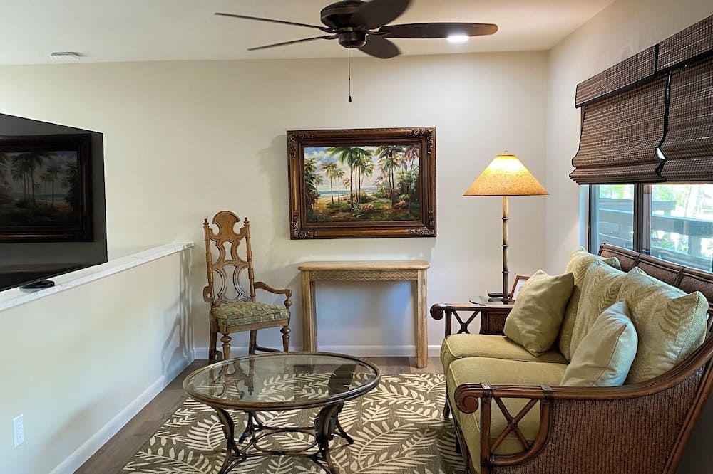 Kona Kai - סאניבל - סלון